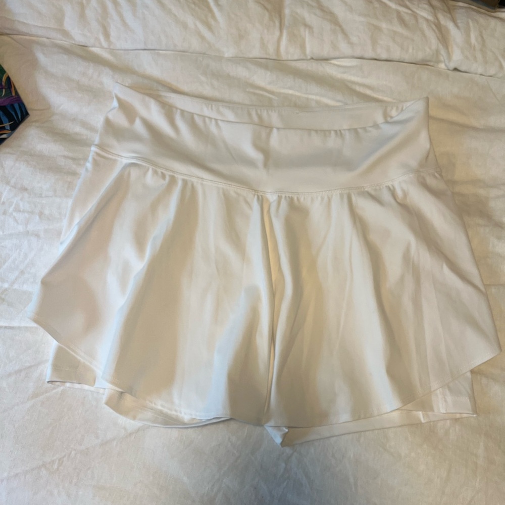 Old Navy Women's White Tennis skirt with shorts
